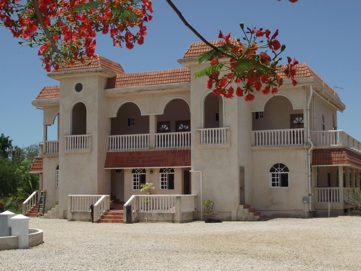 Serenity Sands Corozal Luaran gambar